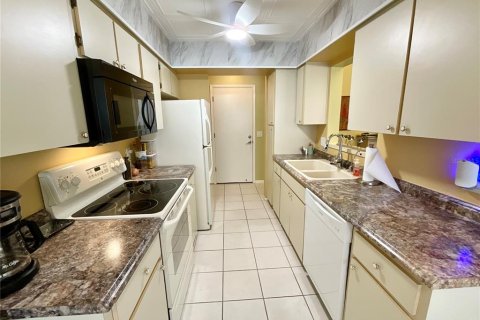 Condominio en venta en New Port Richey, Florida, 2 dormitorios, 124.49 m2 № 1679475 - foto 14