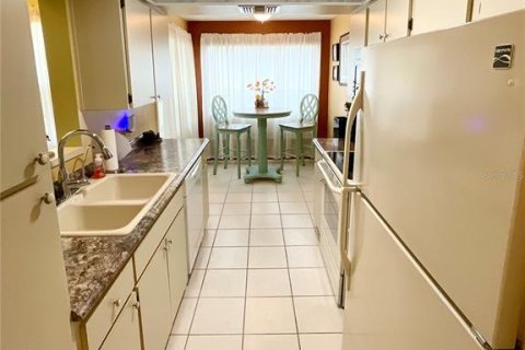 Condominio en venta en New Port Richey, Florida, 2 dormitorios, 124.49 m2 № 1679475 - foto 16