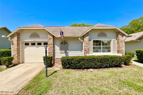 Condominio en venta en New Port Richey, Florida, 2 dormitorios, 124.49 m2 № 1679475 - foto 1