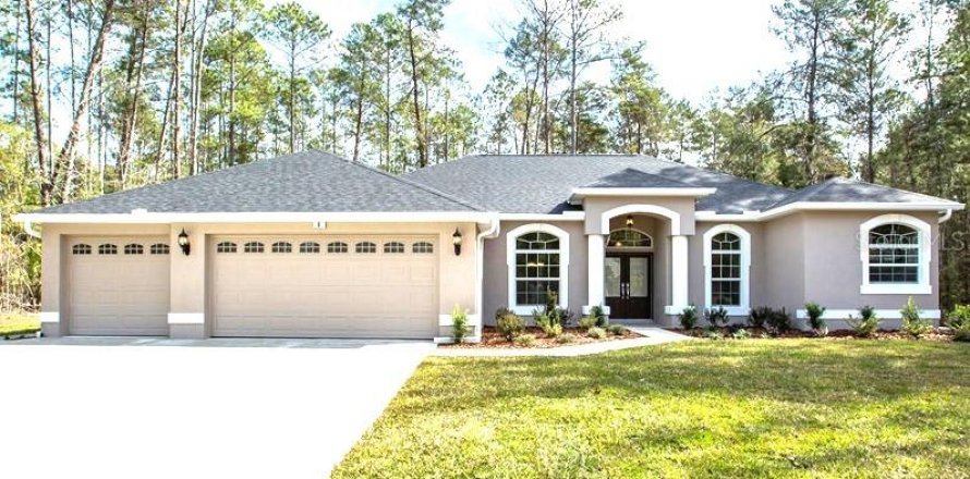 House in Homosassa, Florida 3 bedrooms, 176.89 sq.m. № 1690745