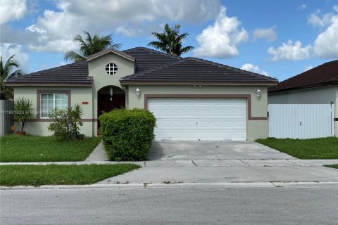 House in Miami, Florida 4 bedrooms, 167.6 sq.m. № 1953200 - photo 2