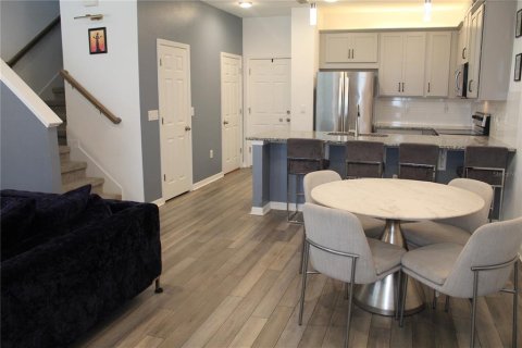 Townhouse in Orlando, Florida 3 bedrooms, 151.06 sq.m. № 1910259 - photo 4