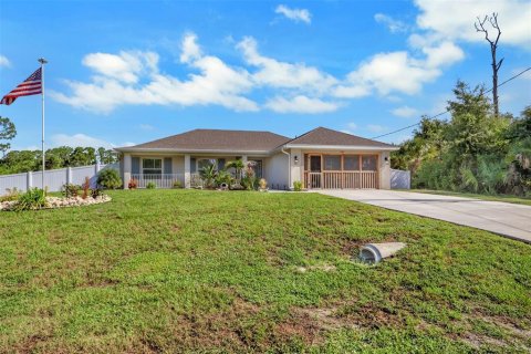 Villa ou maison à vendre à North Port, Floride: 4 chambres, 163.42 m2 № 2166951 - photo 2