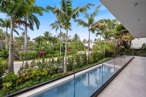 House in Miami Beach, Florida 4 bedrooms, 285.86 sq.m. № 1480915 - photo 13