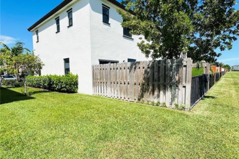 Townhouse in Miami, Florida 3 bedrooms, 123.37 sq.m. № 2012897 - photo 7