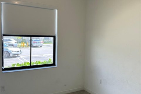 Townhouse in Miami, Florida 3 bedrooms, 123.37 sq.m. № 2012897 - photo 25