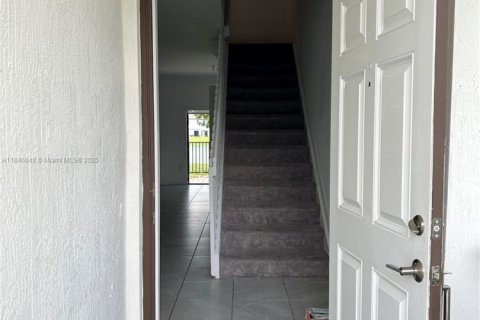 Townhouse in Miami, Florida 3 bedrooms, 123.37 sq.m. № 2012897 - photo 9