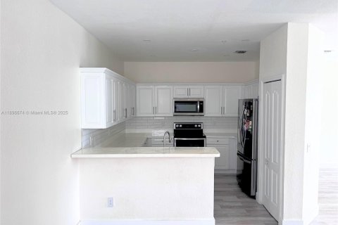 Copropriété à louer à Miramar, Floride: 3 chambres, 134.24 m2 № 1948426 - photo 2