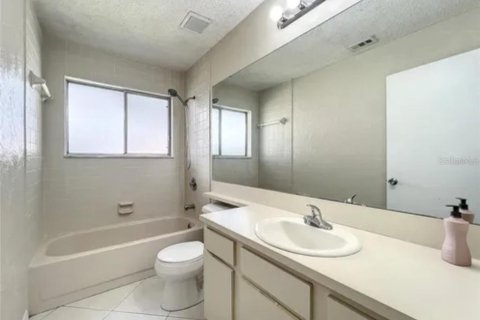 Adosado en venta en Altamonte Springs, Florida, 2 dormitorios, 125.42 m2 № 1916206 - foto 5