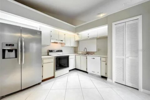 Adosado en venta en Altamonte Springs, Florida, 2 dormitorios, 125.42 m2 № 1916206 - foto 2