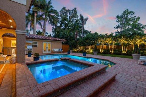 Casa en venta en Saint Petersburg, Florida, 5 dormitorios, 374.77 m2 № 2227182 - foto 3