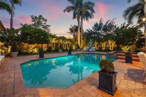 Casa en venta en Saint Petersburg, Florida, 5 dormitorios, 374.77 m2 № 2227182 - foto 4