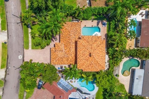 Casa en venta en Saint Petersburg, Florida, 5 dormitorios, 374.77 m2 № 2227182 - foto 12