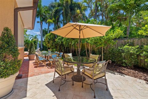 Casa en venta en Saint Petersburg, Florida, 5 dormitorios, 374.77 m2 № 2227182 - foto 9
