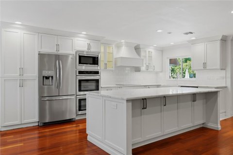 Casa en venta en Saint Petersburg, Florida, 5 dormitorios, 374.77 m2 № 2227182 - foto 14