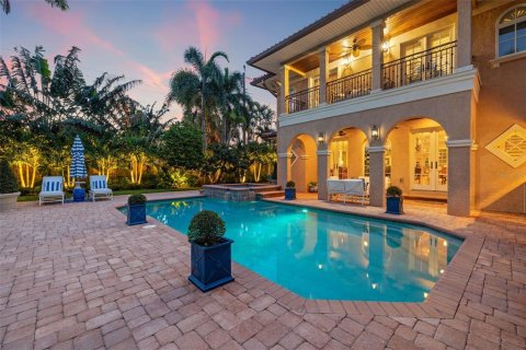 Casa en venta en Saint Petersburg, Florida, 5 dormitorios, 374.77 m2 № 2227182 - foto 2
