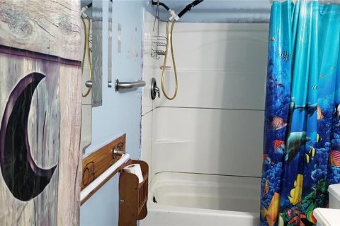 House in Sarasota, Florida 2 bedrooms, 91.97 sq.m. № 1900055 - photo 13