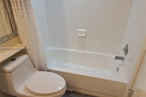 Condo in Tamarac, Florida, 1 bedroom № 1960651 - photo 4