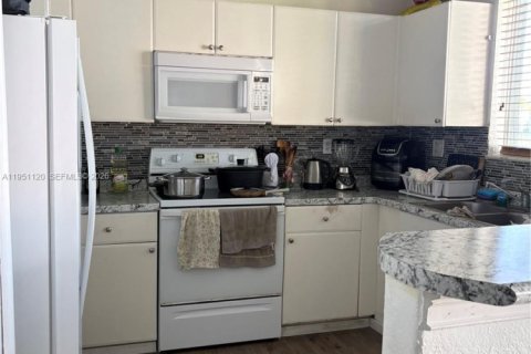 Adosado en venta en Homestead, Florida, 3 dormitorios № 2007203 - foto 2