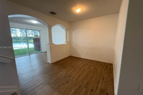 Adosado en venta en Homestead, Florida, 3 dormitorios № 2007203 - foto 12