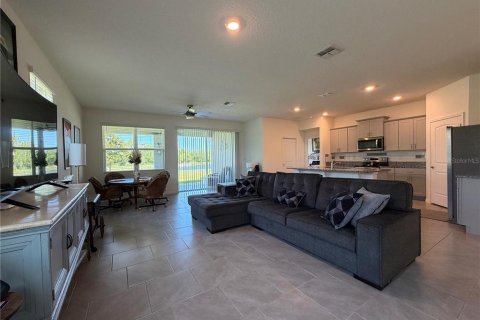 House in Ormond Beach, Florida 2 bedrooms, 168.71 sq.m. № 2201313 - photo 5