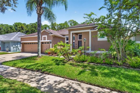House in Tampa, Florida 3 bedrooms, 218.97 sq.m. № 2223205 - photo 2