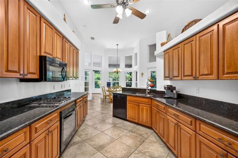 House in Tampa, Florida 3 bedrooms, 218.97 sq.m. № 2223205 - photo 11