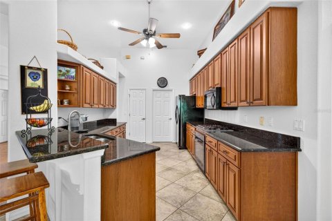 House in Tampa, Florida 3 bedrooms, 218.97 sq.m. № 2223205 - photo 12