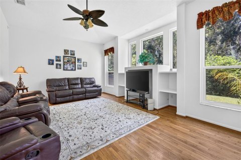 House in Tampa, Florida 3 bedrooms, 218.97 sq.m. № 2223205 - photo 15