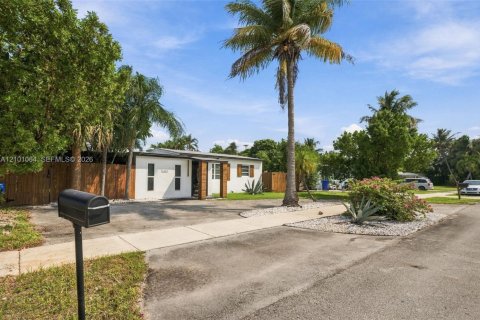 Villa ou maison à vendre à Pompano Beach, Floride: 3 chambres, 60.2 m2 № 2414325 - photo 3