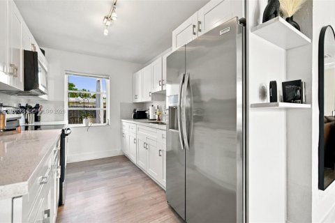 Villa ou maison à vendre à Pompano Beach, Floride: 3 chambres, 60.2 m2 № 2414325 - photo 9