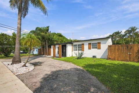 Villa ou maison à vendre à Pompano Beach, Floride: 3 chambres, 60.2 m2 № 2414325 - photo 4