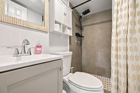 Villa ou maison à vendre à Pompano Beach, Floride: 3 chambres, 60.2 m2 № 2414325 - photo 15
