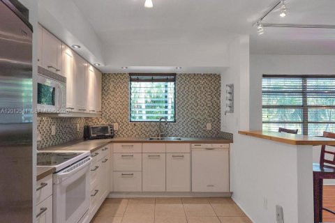 Copropriété à louer à Miami, Floride: 1 chambre, 52.95 m2 № 2076347 - photo 13