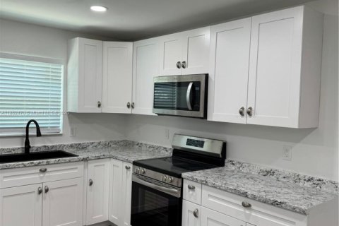 Casa en venta en Deerfield Beach, Florida, 3 dormitorios, 134.71 m2 № 1858851 - foto 12