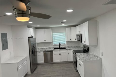 Casa en venta en Deerfield Beach, Florida, 3 dormitorios, 134.71 m2 № 1858851 - foto 13