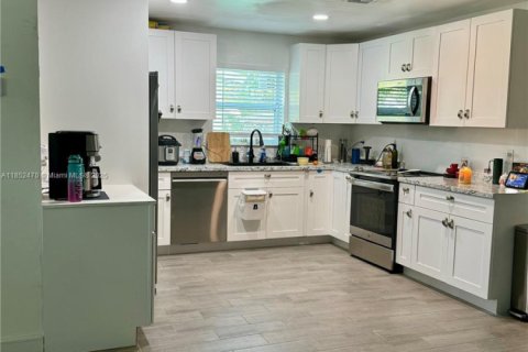 Casa en venta en Deerfield Beach, Florida, 3 dormitorios, 134.71 m2 № 1858851 - foto 9