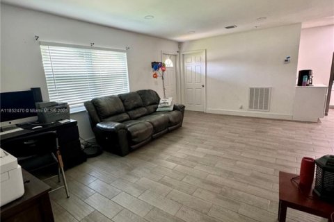 Casa en venta en Deerfield Beach, Florida, 3 dormitorios, 134.71 m2 № 1858851 - foto 7