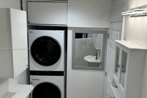 Casa en venta en Deerfield Beach, Florida, 3 dormitorios, 134.71 m2 № 1858851 - foto 19
