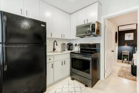 Condominio en alquiler en Deerfield Beach, Florida, 1 dormitorio, 50.63 m2 № 1938588 - foto 2