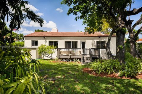 House in Miami, Florida 3 bedrooms, 119.38 sq.m. № 2066357 - photo 24