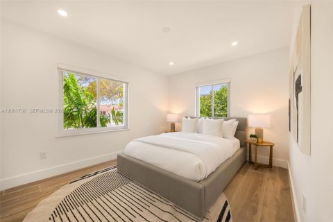 House in Miami, Florida 3 bedrooms, 119.38 sq.m. № 2066357 - photo 18