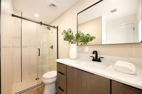 House in Miami, Florida 3 bedrooms, 119.38 sq.m. № 2066357 - photo 20