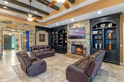 Villa ou maison à vendre à Chuluota, Floride: 4 chambres, 431.9 m2 № 1905814 - photo 17