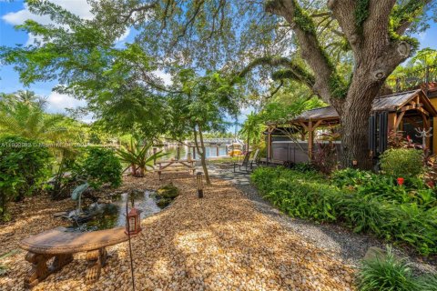 Villa ou maison à vendre à Fort Lauderdale, Floride: 4 chambres, 350.33 m2 № 2081814 - photo 30