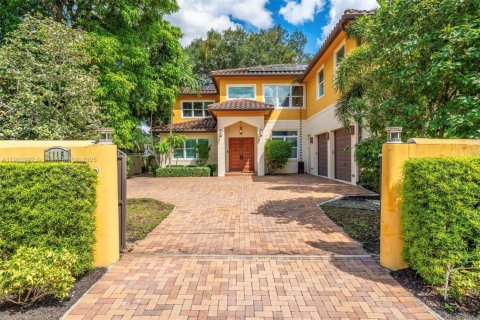 Villa ou maison à vendre à Fort Lauderdale, Floride: 4 chambres, 350.33 m2 № 2081814 - photo 2