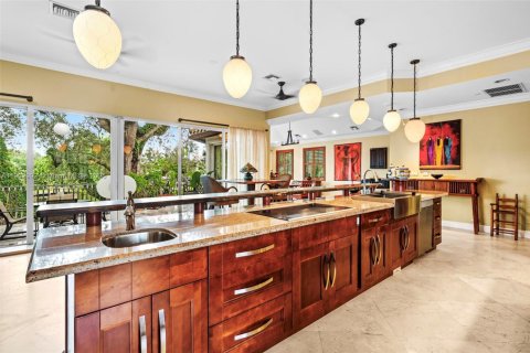 Villa ou maison à vendre à Fort Lauderdale, Floride: 4 chambres, 350.33 m2 № 2081814 - photo 11