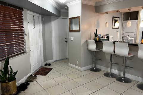 Купить кондоминиум в Пемброк-Пайнс, Флорида 2 спальни, 87.79м2, № 2090400 - фото 24