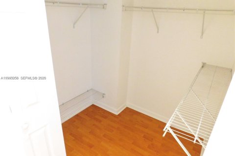 Condo in Aventura, Florida, 2 bedrooms  № 2002245 - photo 14