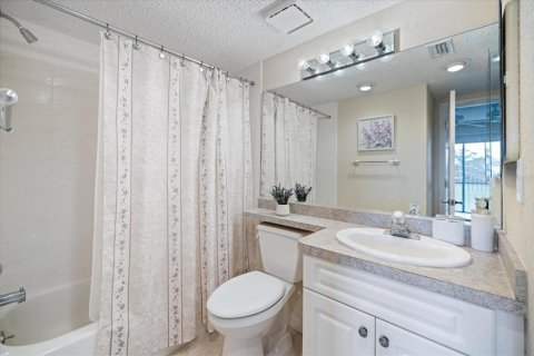 Купить кондоминиум в Венеция, Флорида 8 комнат, 119.29м2, № 1907723 - фото 17